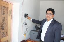 विधुतीय हाजिरीको उद्घाटन गर्दै प्रमुख प्रशासकीय अधिकृत